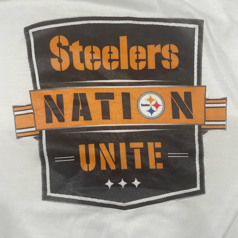 Jerzees size small Steelers t-shirt